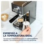 Cafetera Espresso Compacta Oster Perfect Brew 15 Bar BVSTEM7201 - Imagen 3